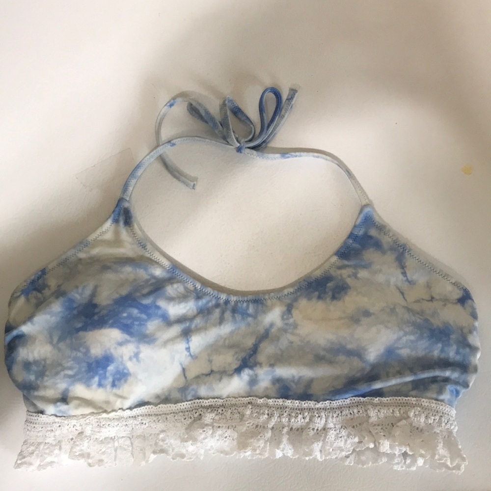 COPY - Victoria’s Secret Women’s Tie Dye Swimsuit Top Only. Good Condition. Siz…